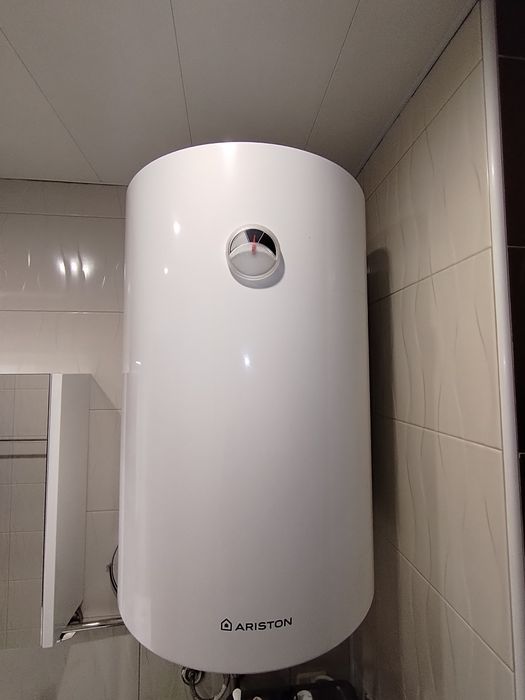 Вертикален бойлер Аристон pro R 3kw 80l