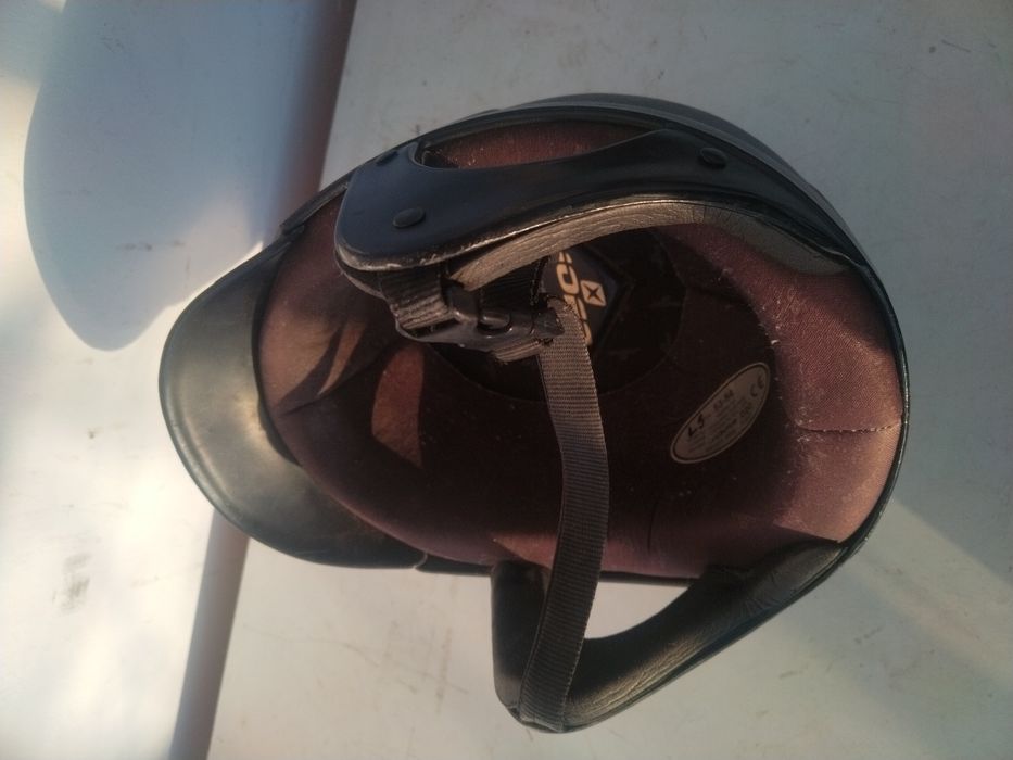 Жокейска каска/шапка за езда JOFA размер 53-54
Марка : JOFA  220
Тегло