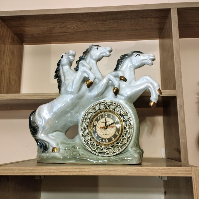 Часы Лошади Фарфор