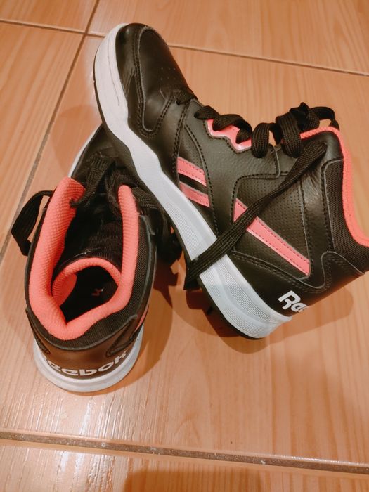 Gheata  Reebok 34 ca  noi. 22 cm