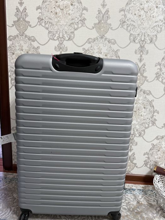 Продаю чемодан свой сотсояние новое