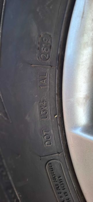 Vând 4 genti de aluminiu echipate cu cauciucurile de iarna 225 75 R16