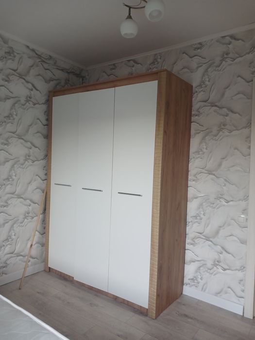 Продам кровать мести шкафом