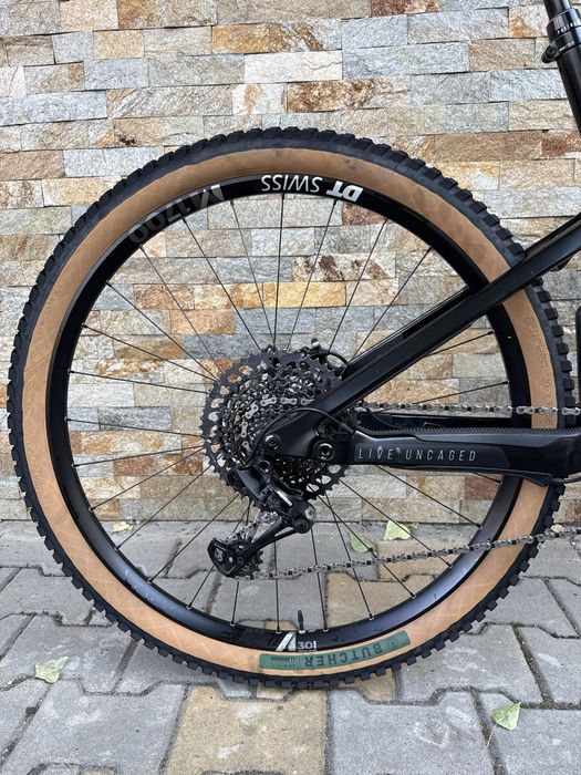 YT Industries Izzo CF Core 3 29"