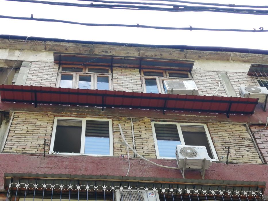 Предлагаем услуги по установки козырьков бельевых роликов в г.Ташкент