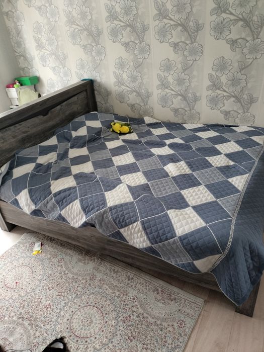 Кровать спальня,