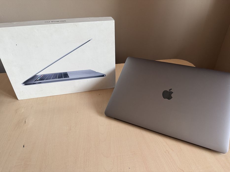 Macbook pro 15 2018г 512гб