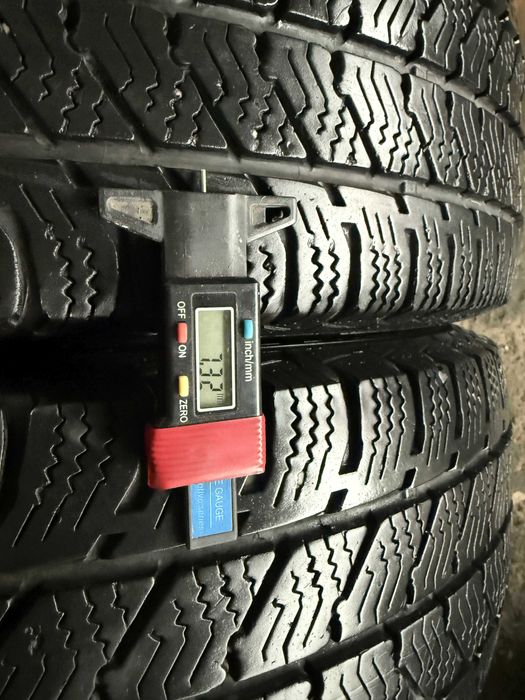 2x Anvelope iarna 215/65 R16C - Semperit Van Grip 3