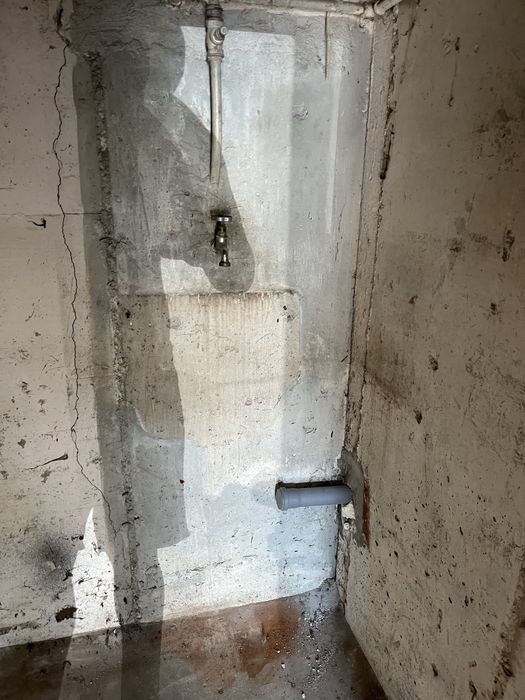 Inchiriez garaj  pentru depoztiare sau masina
