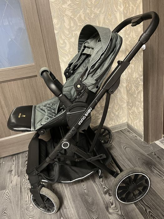 Детская прогулочная коляска