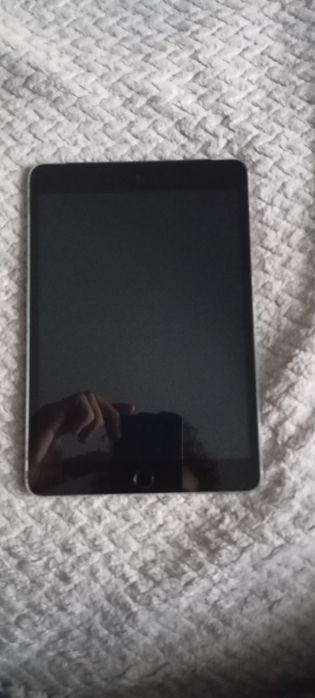 iPad планшет модель А1600