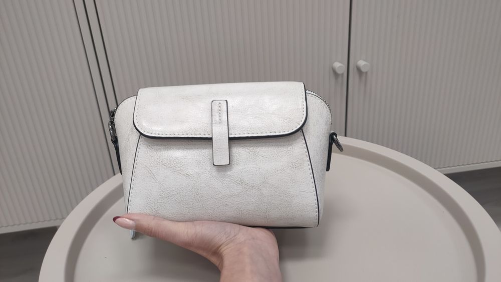 Кросбоди чанта естествена кожа бяла, кафява, синя