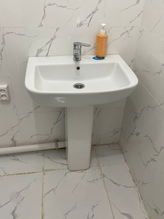 Раковина почти новая