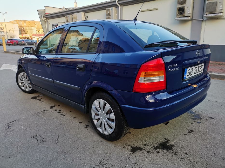 Opel astra G din 2008 de 1,4i benzina 90cp e4 acte la zii pret 1750eu