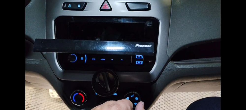 Магнитафон сотилади.