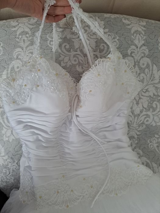 Rochie de mireasa Mirandi, cu voal si crinolina, corset reglabil