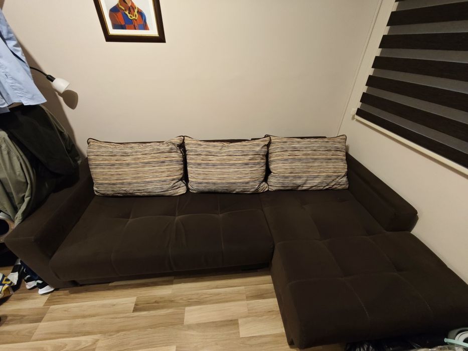 Разтегателен ъглов диван