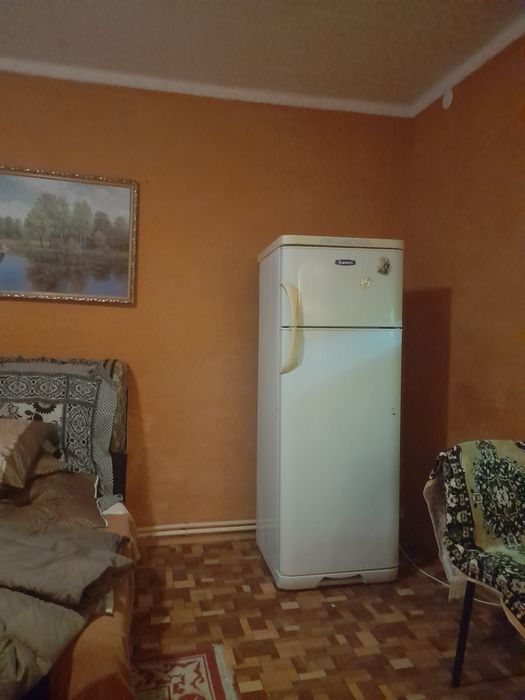 Продаю холодильник двух камерный,типа рефрежиратор.