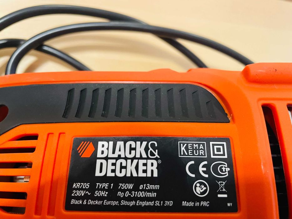 Masina de gaurit Black & Decker KR705, noua, nefolosita.