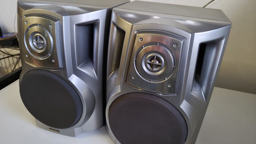 Boxe Aiwa model SX NS222 30w pe 6ohm in stare foarte buna.