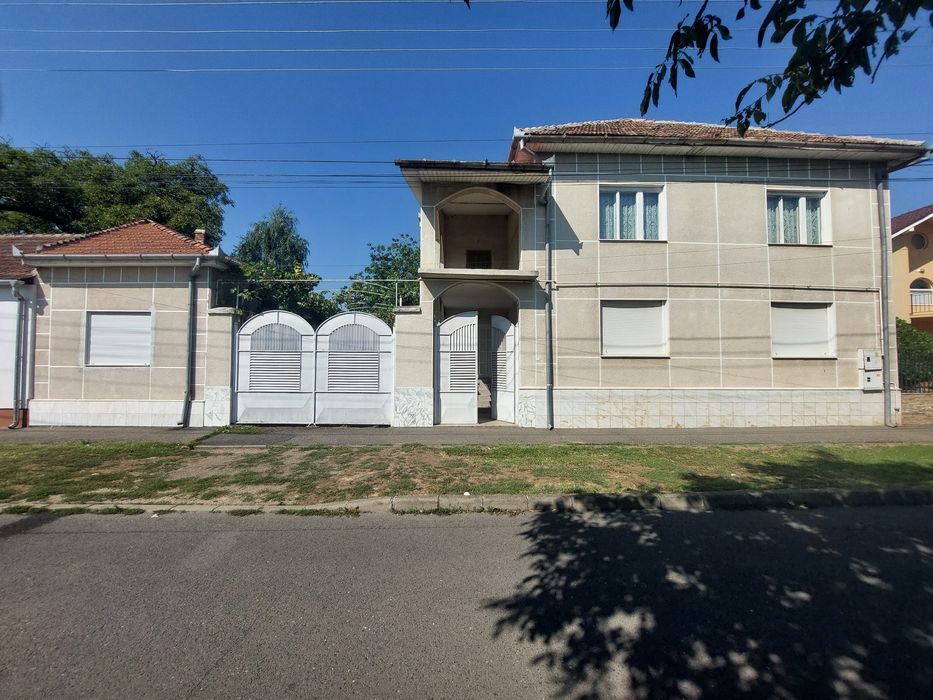 Casa de vânzare parter+etaj