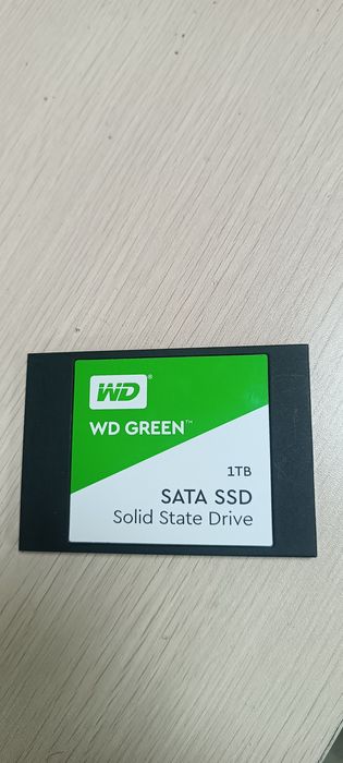 Продам ssd накопитель 1тб WD