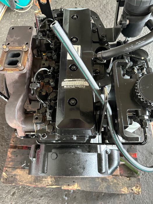 Vând motor J.Deere 4045