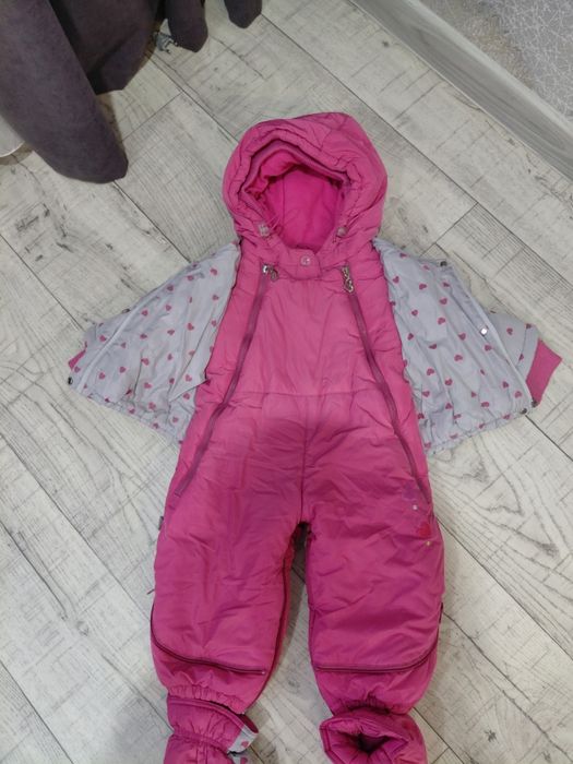 Продам комбинезон для девочки.
