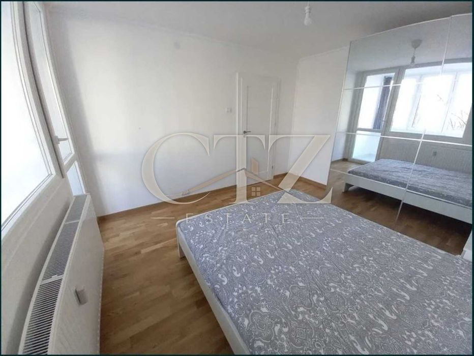 Apartament de închiriat, 3 camere cu loc de parcare propriu, Domenii