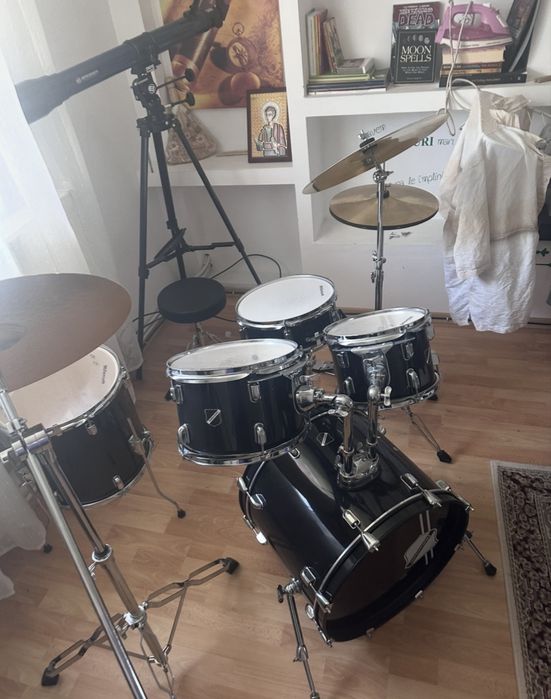 Tobe Acustice-Millenium Focus 18 Drum Set