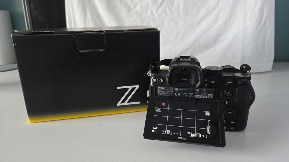 Nikon Z5 (Body) Пълен комплект, отлично състояние