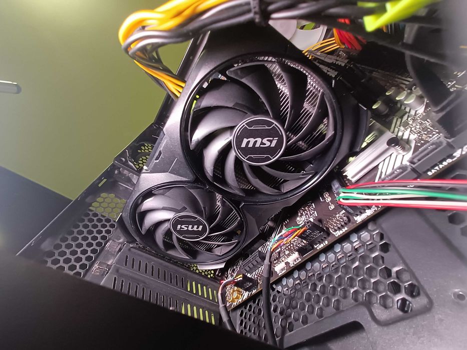 RTX 4060 Ti 16GB VRAM / Ryzen 7 5800X / 64GB DDR4 / 1TB NVMe - Компютър за Видео монтаж