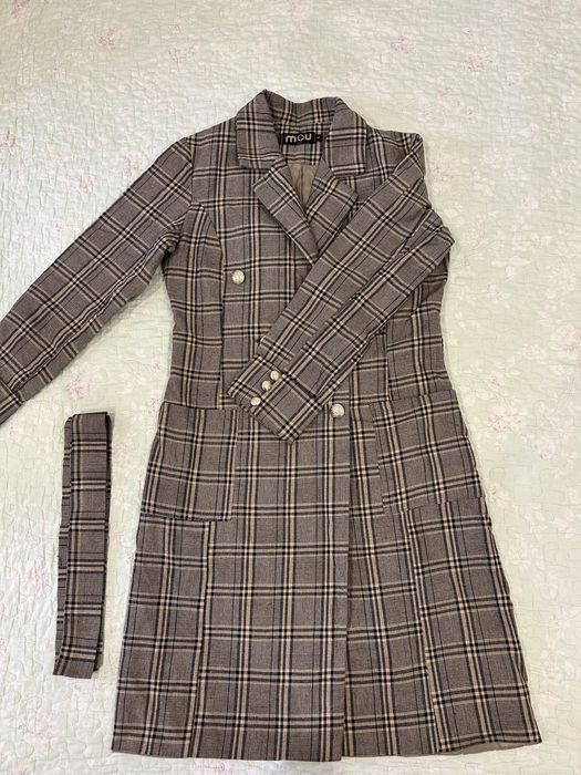 Платья вечерние