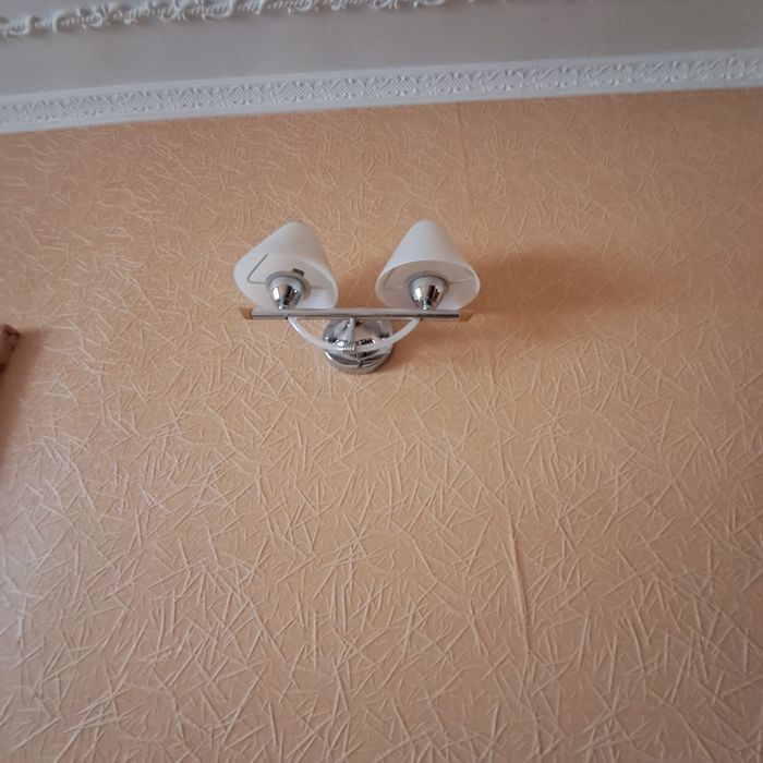 Продаю  4  шт бра