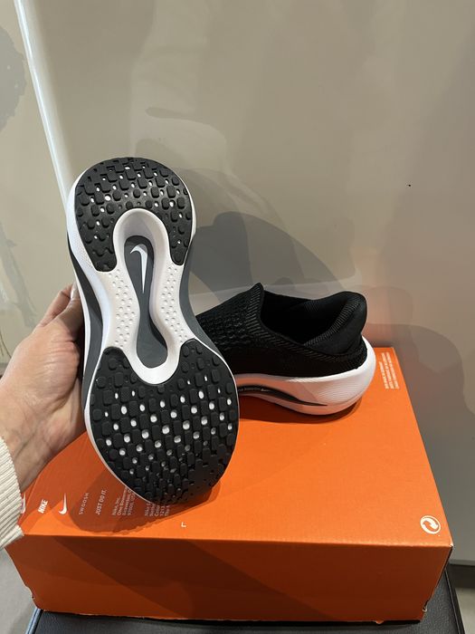 Оригинални Nike Riena Easyon номера 37,40 и 44