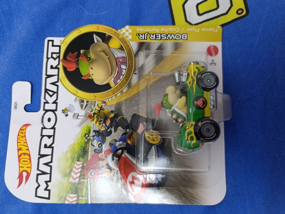 Hotweels mario cart bowser jr