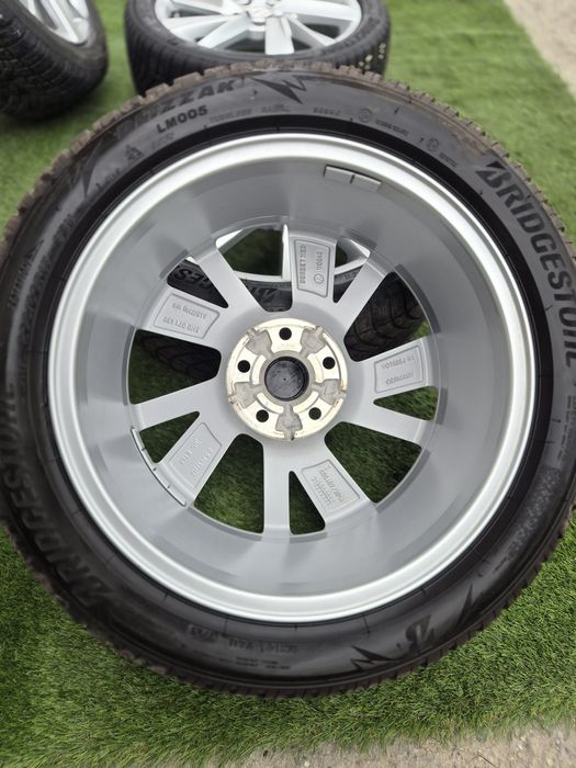 Jante ca noi R 17 5x112 Golf 8 cu 205 50 17 Bridgestone