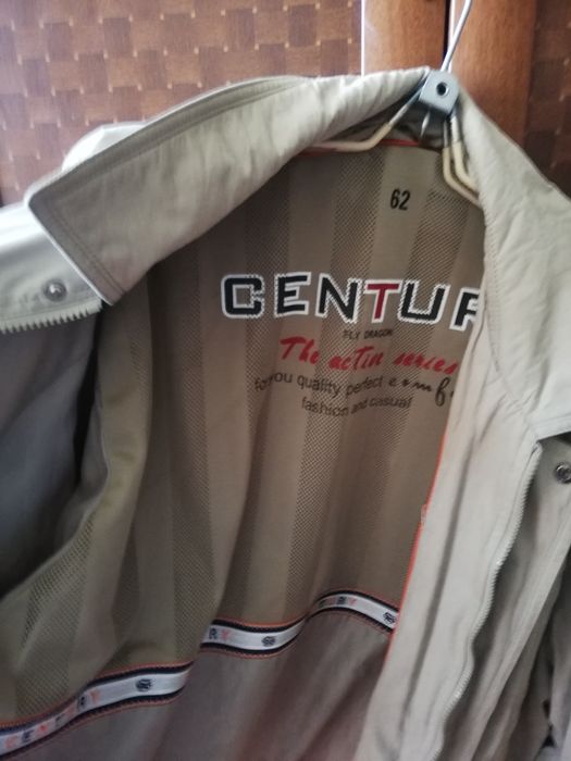 Продам куртку ветровку