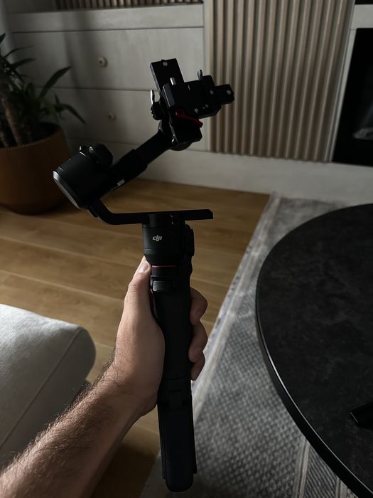 DJI RS 3 Mini – Ca Nou – Folosit de 2 Ori – Impecabil