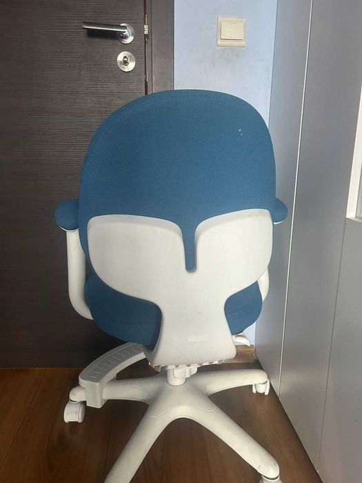 Детски ергономичен стол (отлично състояние)