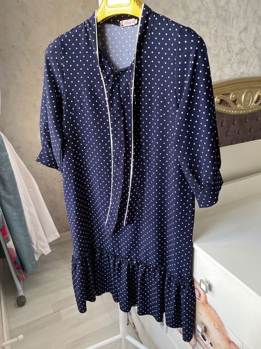 платье в горошек