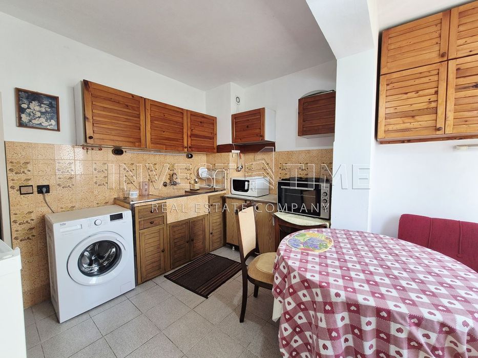 Цветен квартал, три отделни стаи, 60 кв.м чисти, среден етаж!