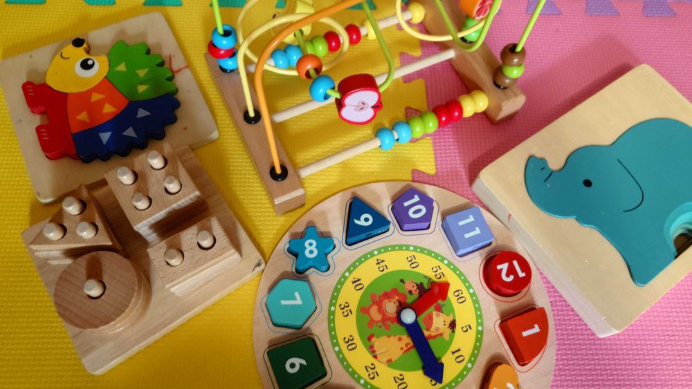 Jucarii 3+ Labirint, puzzle forme geometrice, ceas, elefanti, arici.