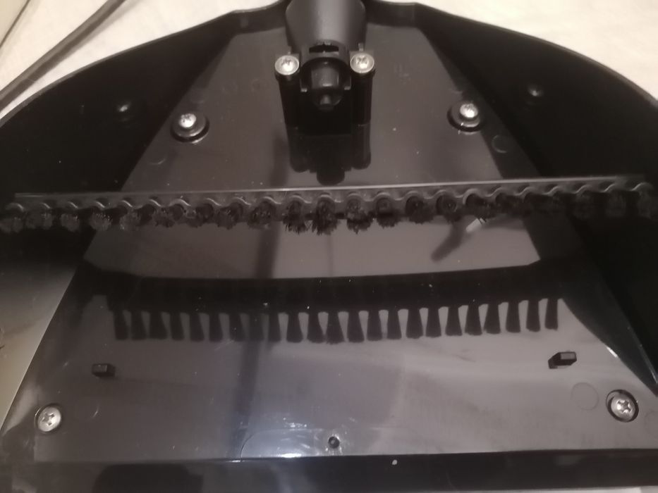 Продаю пылесос Roboclean Splus черно - серебристый.