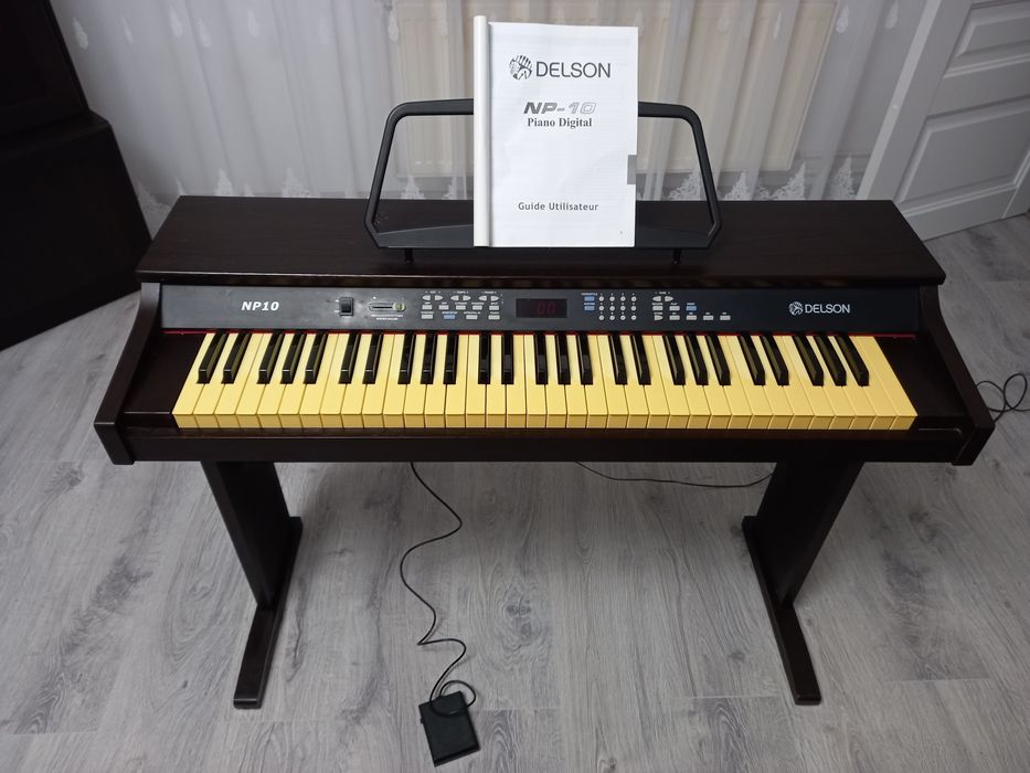 Pian electronic 61clape Delson