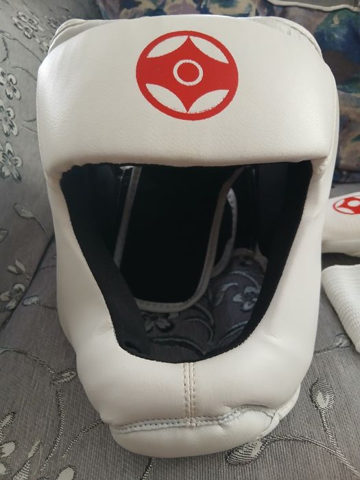 Продам шлем,защита(ракушка)