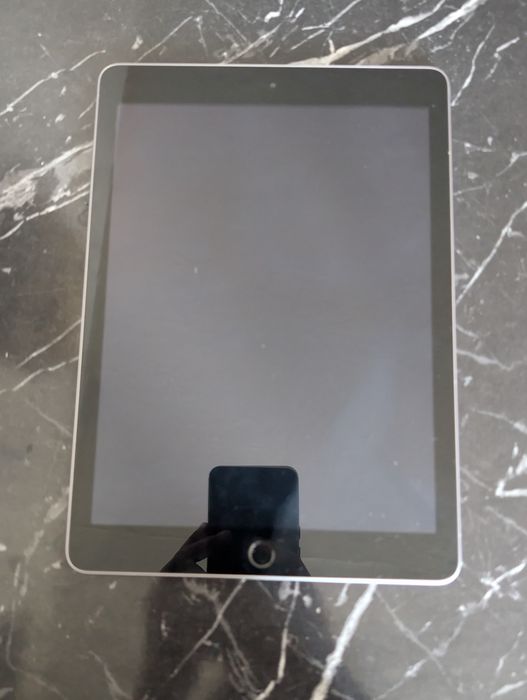 Ipad | 5th Gen | Wifi Only | 32 GB | IOS 16 |