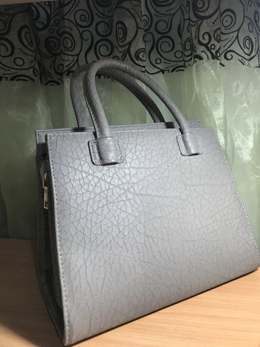 Серая сумка на повседневку