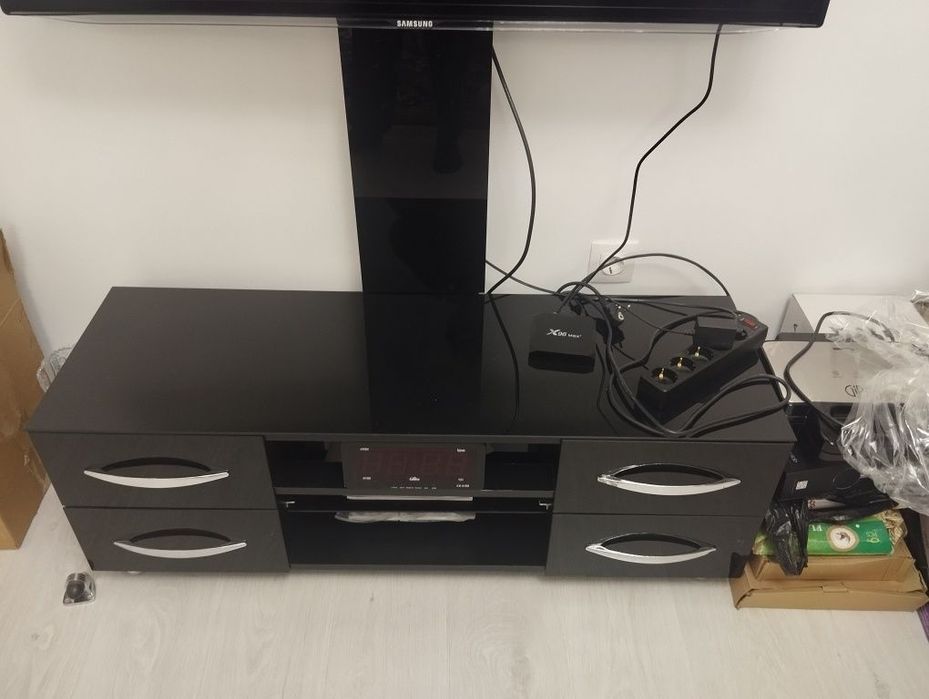 Hammasi srochno sotiladi! Holati ideal.Aybu yoq tel qisela kelishamiz