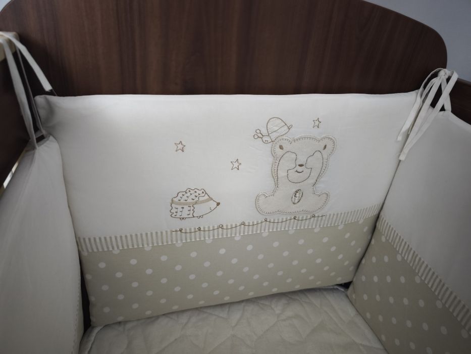 Бебешко легло и скрин